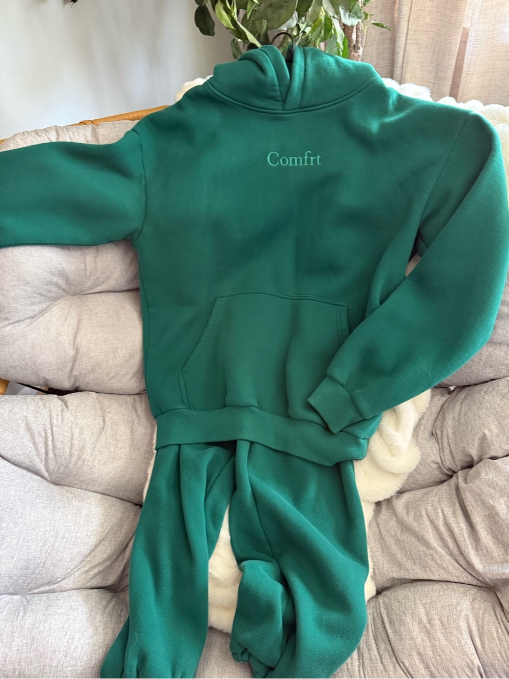 Comfrt Women's Emerald Green Jogger Sweatpants